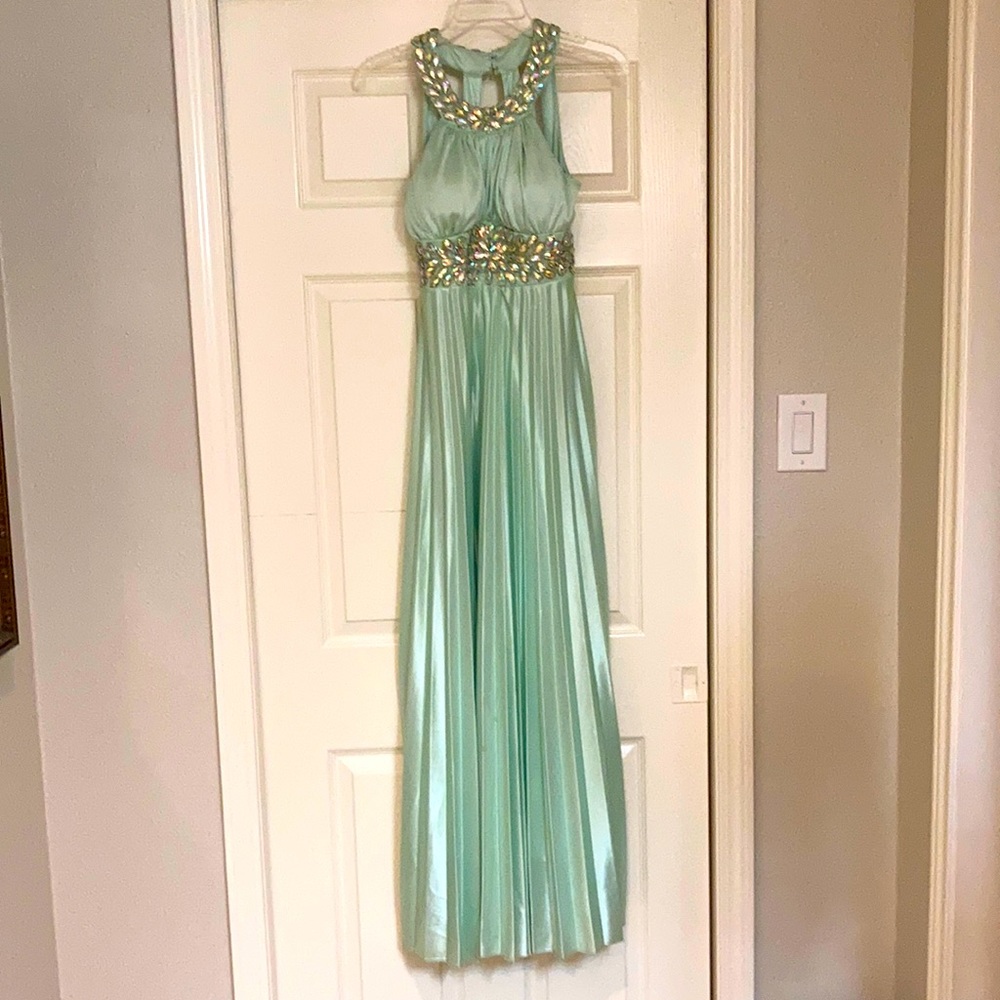 Women’s dress